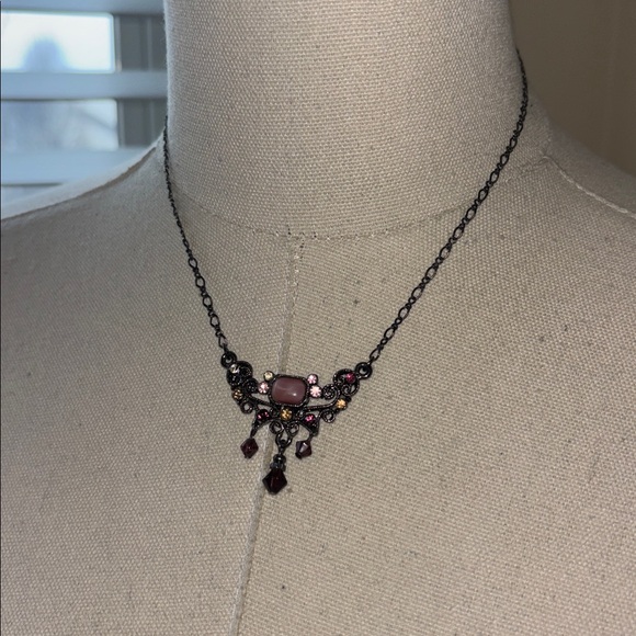 1928 Silver Necklace with Pink and Dark Purple Details - Picture 3 of 5